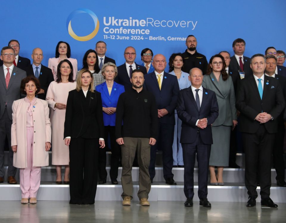 Сиљановска Давкова се обрати на главниот панел на Конференцијата за обнова на Украина во Берлин