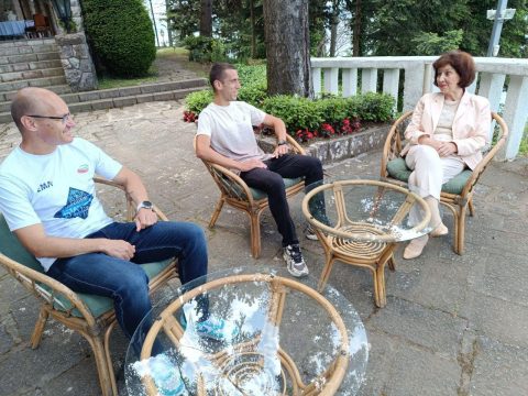 Претседателката Гордана Сиљановска Давкова во Охрид се сретна со македонскиот атлетичар Дарио Ивановски