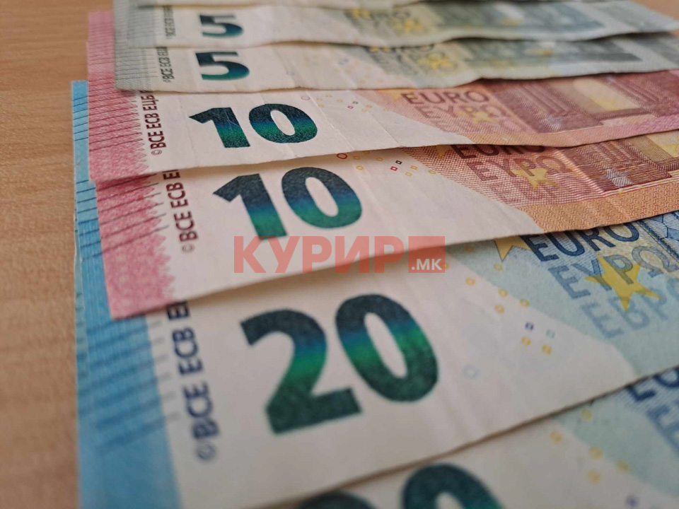 Славески: Од утре плаќањата во евра стануваат поевтини и побрзи
