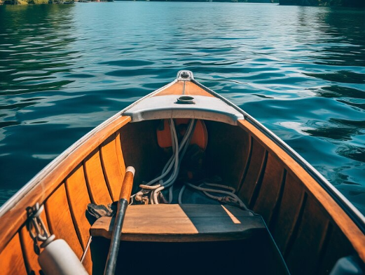 Се преврте чамец на Златарско езеро во Србија, се трага по едно лице