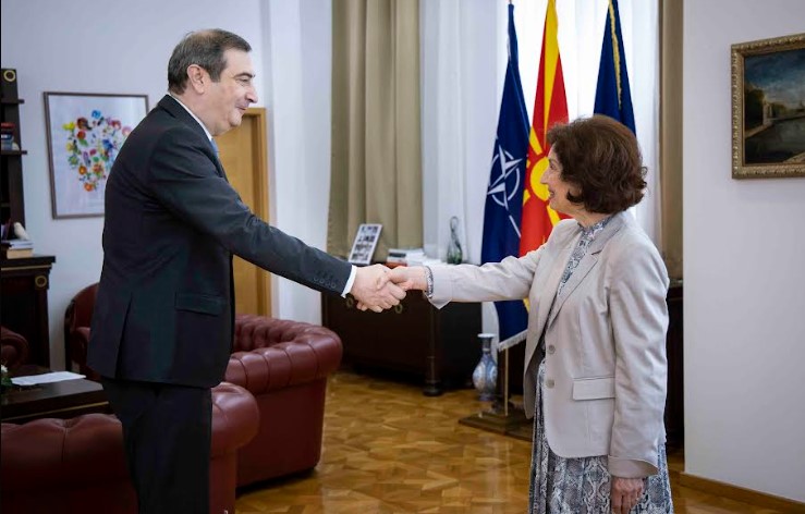 Претседателката Сиљановска Давкова го прими на средба азербејџанскиот амбасадор