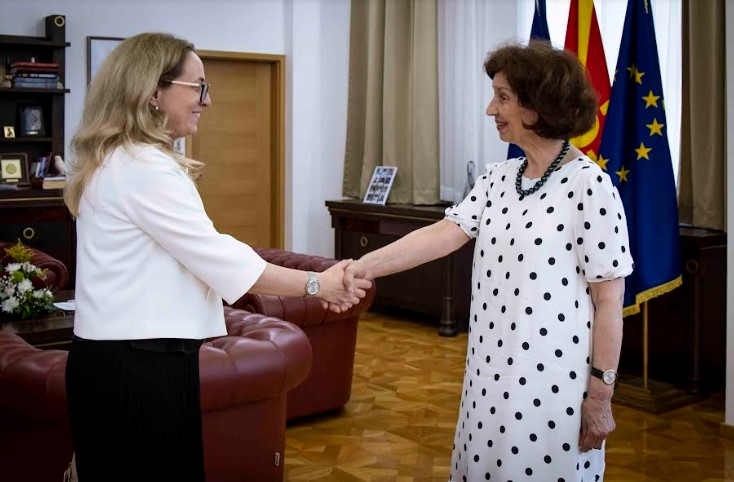 Сиљановска Давкова ја прими романската амбасадорка