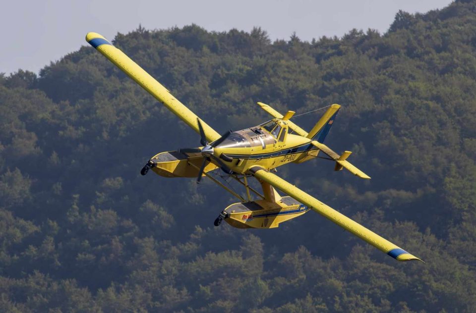 Пожарникари се борат со голем шумски пожар на хрватскиот остров Брач