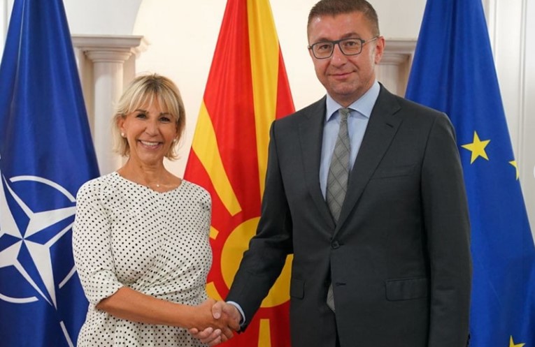 Премиерот Мицкоски оствари средба со хрватската амбасадорка