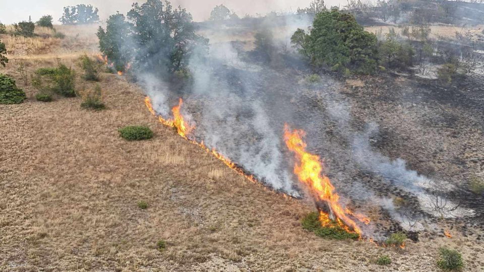 Во Старо Нагоричане активен пожарот во Малотино и Жегљане, во Куманово во атарот на Кокошиње, Кшање и Мургаш