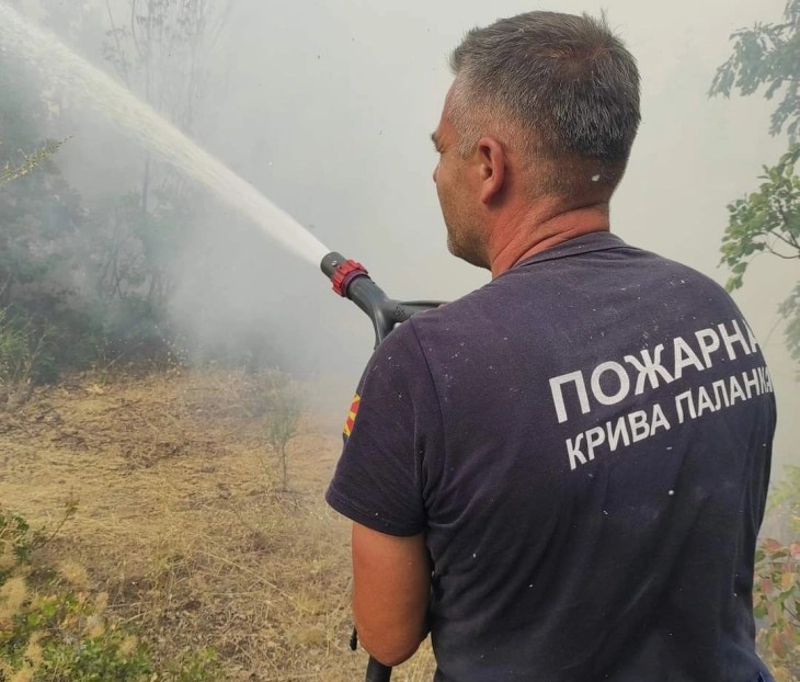 Пожар во возило кое било паркирано во дворот на сопственикот