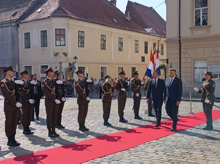 Мицкоски во прва официјална посета на Хрватска, пречекан од Андреј Пленковиќ