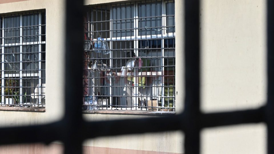 ВО ЕДЕН ДЕН: Откриени 70 телефони кај притвореници при претрес во Затвор „Скопје“