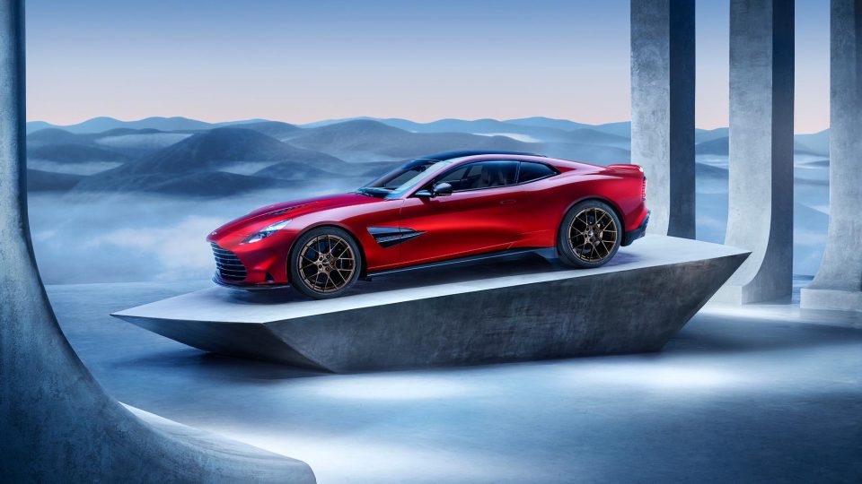 Новиот Aston Martin Vanquish е предводник на новата ера на брендот