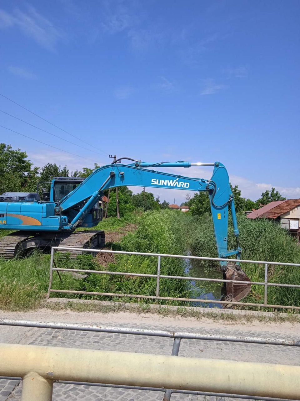 Чистење на каналската мрежа во општина Илинден