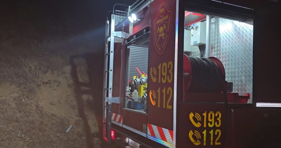 Локализиран пожарот во фабриката „Мирана“, пожарникарите се уште на терен