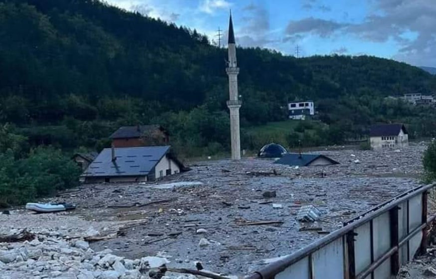 Во БиХ денеска се одржуваат локални избори, освен во пет општини уништени од поплавите