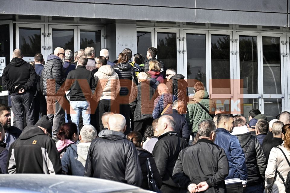 ФОТО: Владината мерка за ваучери за инвертери вроди со плод, голема заинтересираност од граѓаните