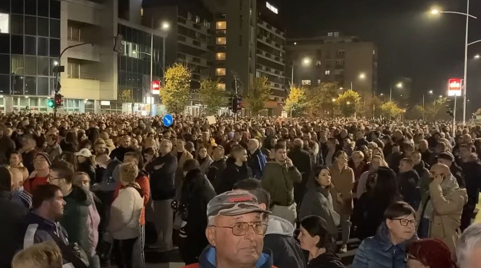 Уапсени се девет лица поради нереди на протестот во Нови Сад