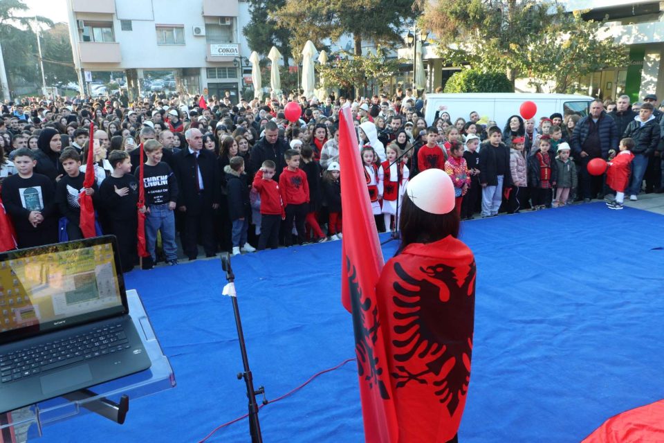 Кумановската полиција евиденираше прекршоци и инциденти на прославата на Денот на албанското знаме