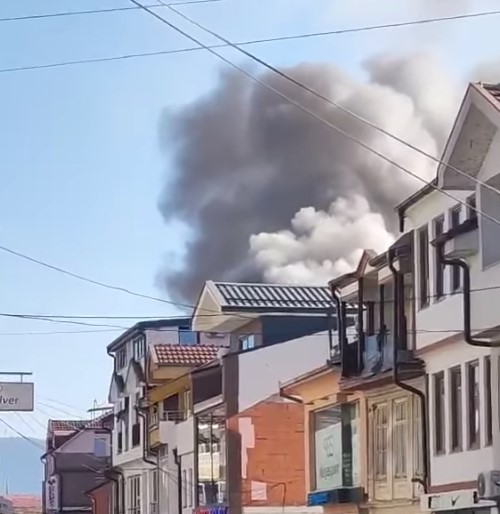 ВИДЕО: Нема повредени во пожарот во Безистенот во Струга