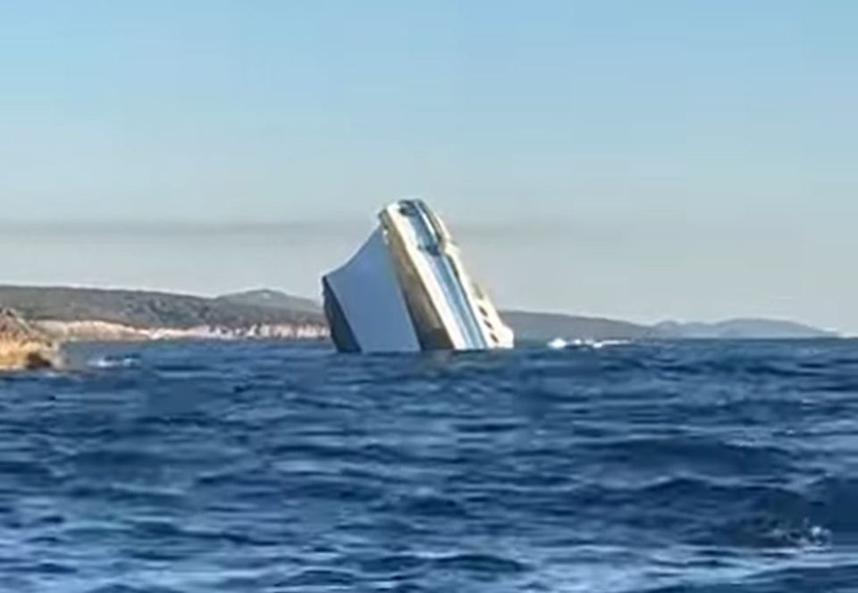 Бродот кој удри во гребен во Хрватска, денеска потона во морето