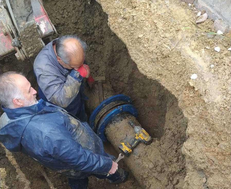 Без вода дел од населба Сингелиќ