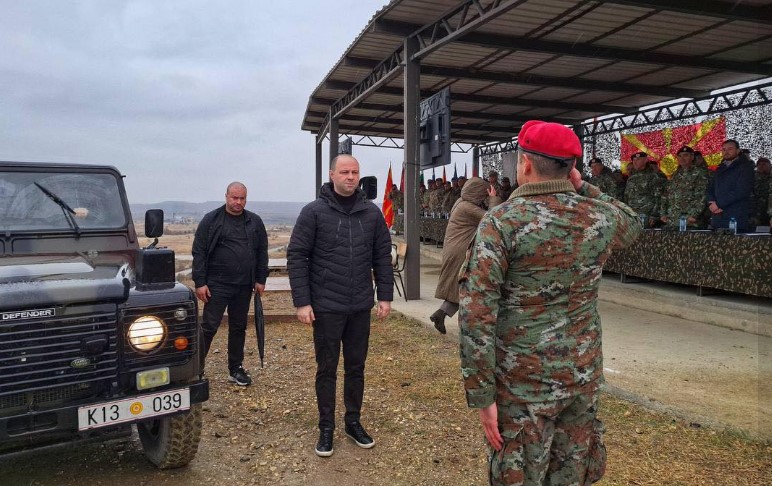 Мисајловски на Криволак: „ВОЛЦИТЕ“ ги демонстрираа вештините, министерот им честита