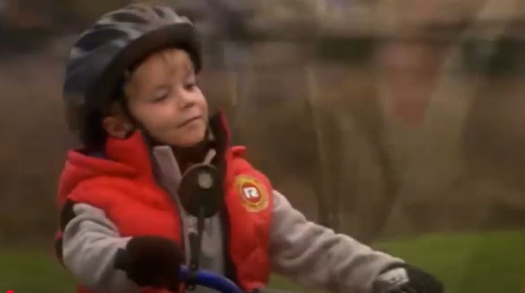 ФОТО: Се сеќавате на немирниот Денис? Вака изгледа денес, а глумата ја замени со спорт