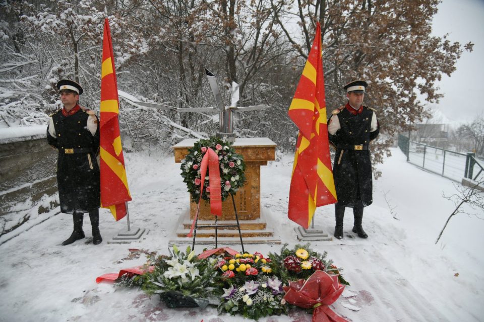 Одбележана 17-годишнината од хеликоптерската несреќа во која загинаа единаесет припадници на Армијата