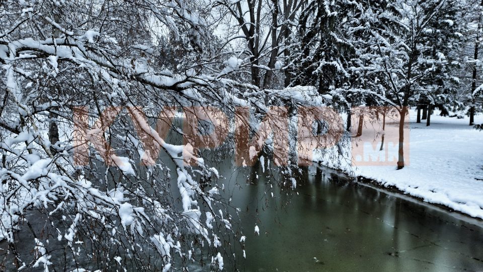 И денес студено и магливо