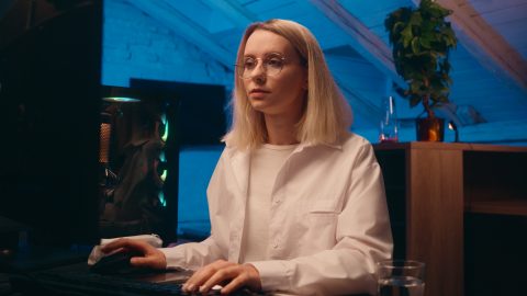 Во Белгија само 100 блогери со официјален сертификат за инфлуенсери