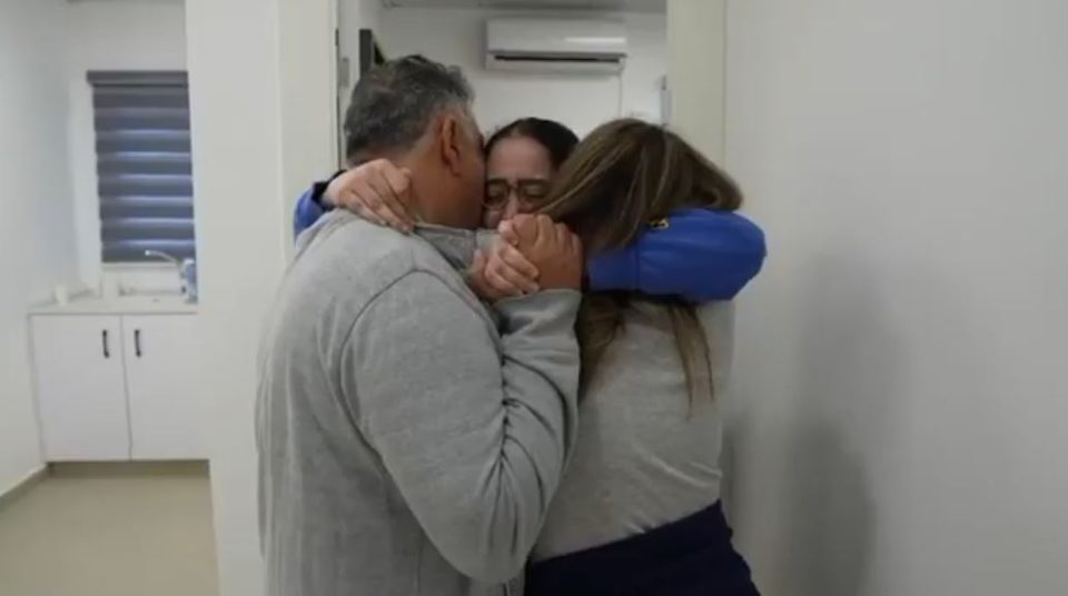 ВИДЕО: Израелката со македонско потекло, Наама Леви помеѓу ослободените заложници