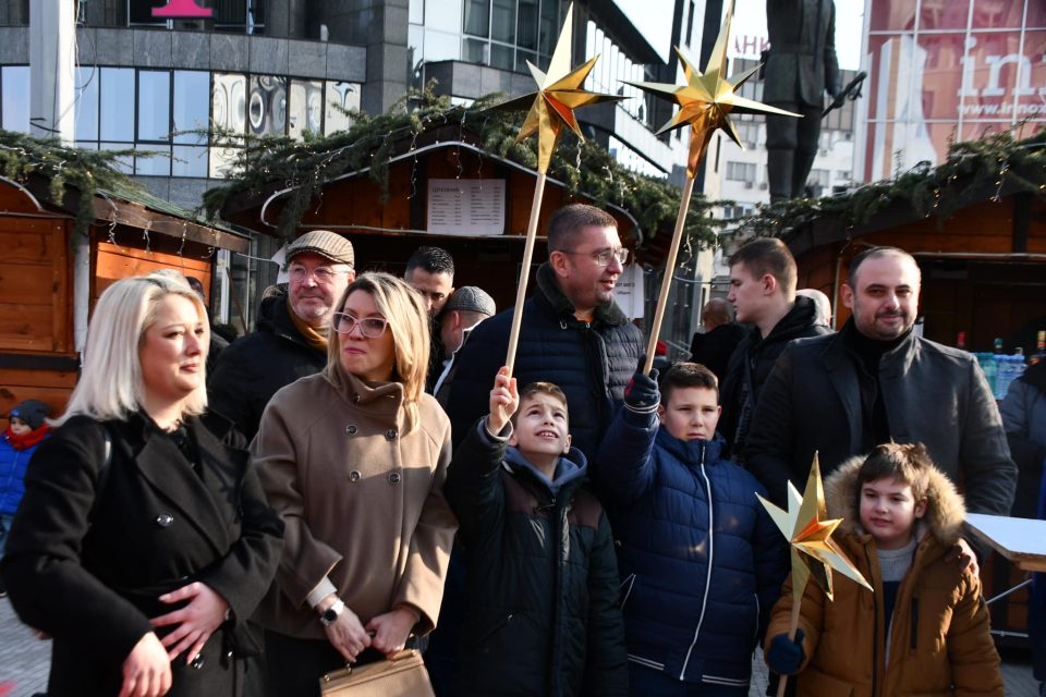 Мицкоски и Ѓорѓиевски помагатели на овогодинешните најголеми Бадникови Поворки