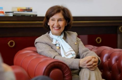 Средношколски дијалог со претседателката