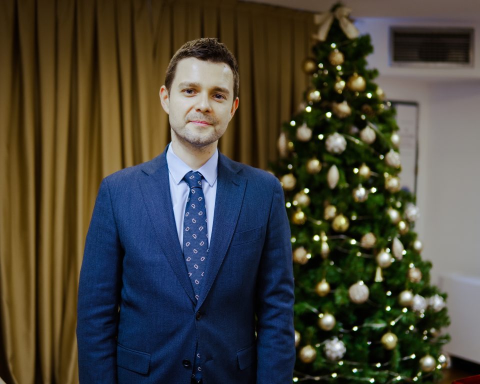 Новогодишна честитка од министерот за надворешни работи и надворешна трговија, Тимчо Муцунски