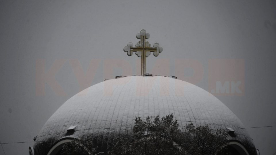 Сообраќајот на регионалниот пат Никфорово-Леуново-Бунец во прекин поради врнежи од снег и паднати дрвја