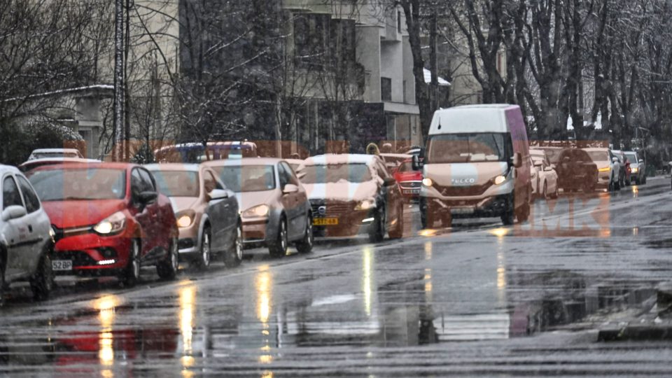 Последен извештај од 20:30 часот: Сообраќај во зимски услови, сите патишта се проодни