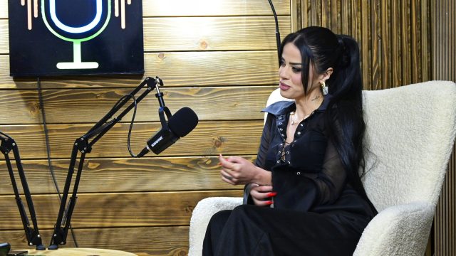 Кристина Димитри во „Ништо лично“: „Во Македонија штом се појавиш на естрадата проработува љубомората, сметаат дека им го заземаш нивното место, за разлика од Србија каде ми подадоа рака“ (ВИДЕО)