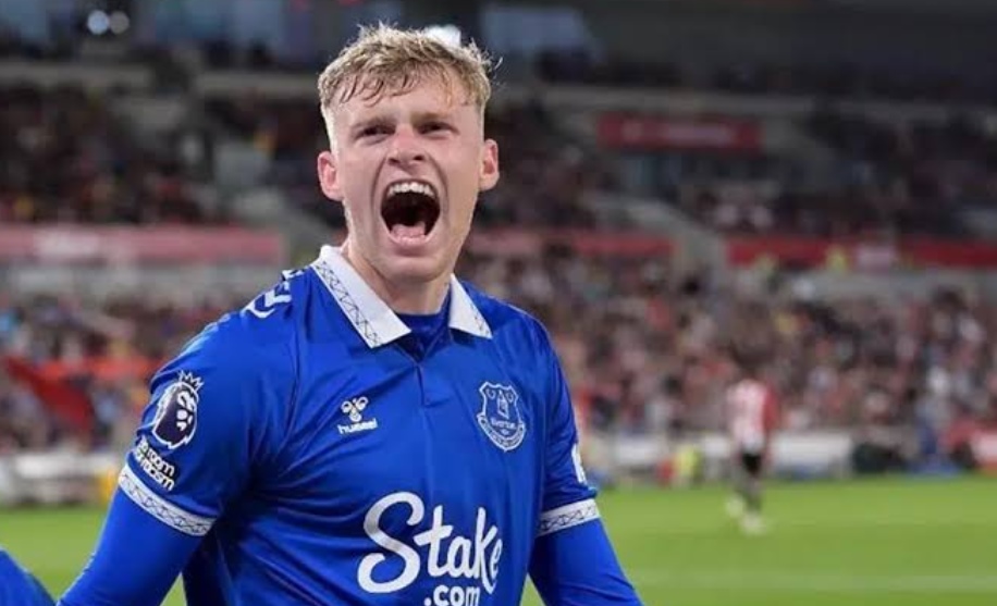 Реал Мадрид проблемите во одбраната ги решава со играч на Евертон?