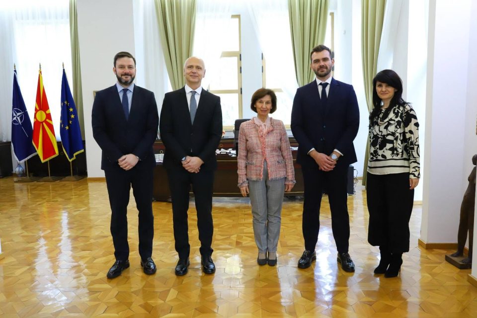 Сиљановска-Давкова на средба со генералниот секретар на Советот за регионална соработка