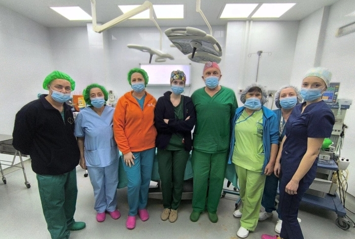 На Клиниката за ортопедија кај 12-годишно дете извршена трансплантација со коска од донор