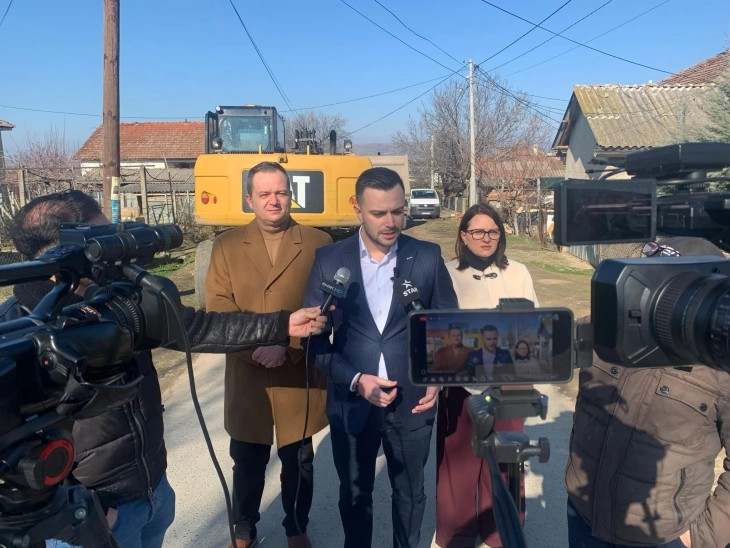 Почна изградба на улица во карбинското село Таринци, со пари од унгарскиот заем