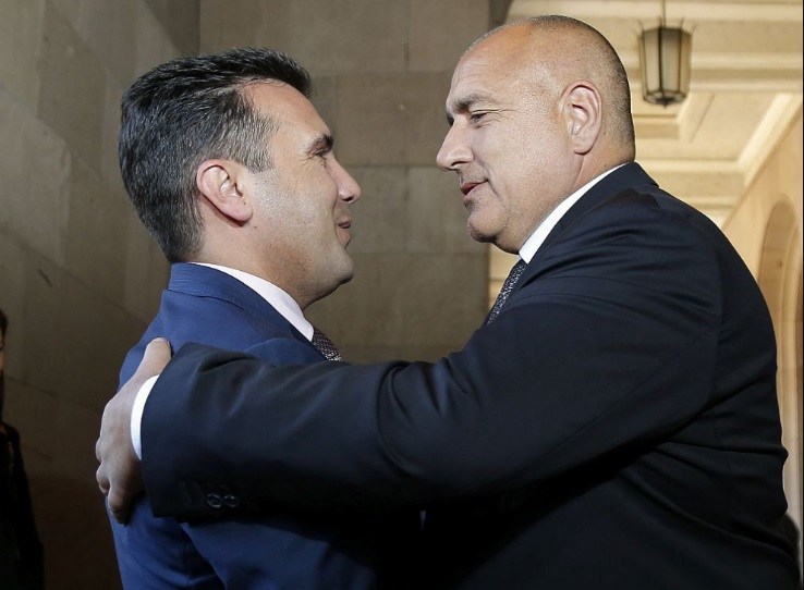 Братството на Заев и Пендаровски со Борисов ја чинеше Македонија бришење на идентитетот и јазикот, чија агенда спроведува СДС и Филипче?