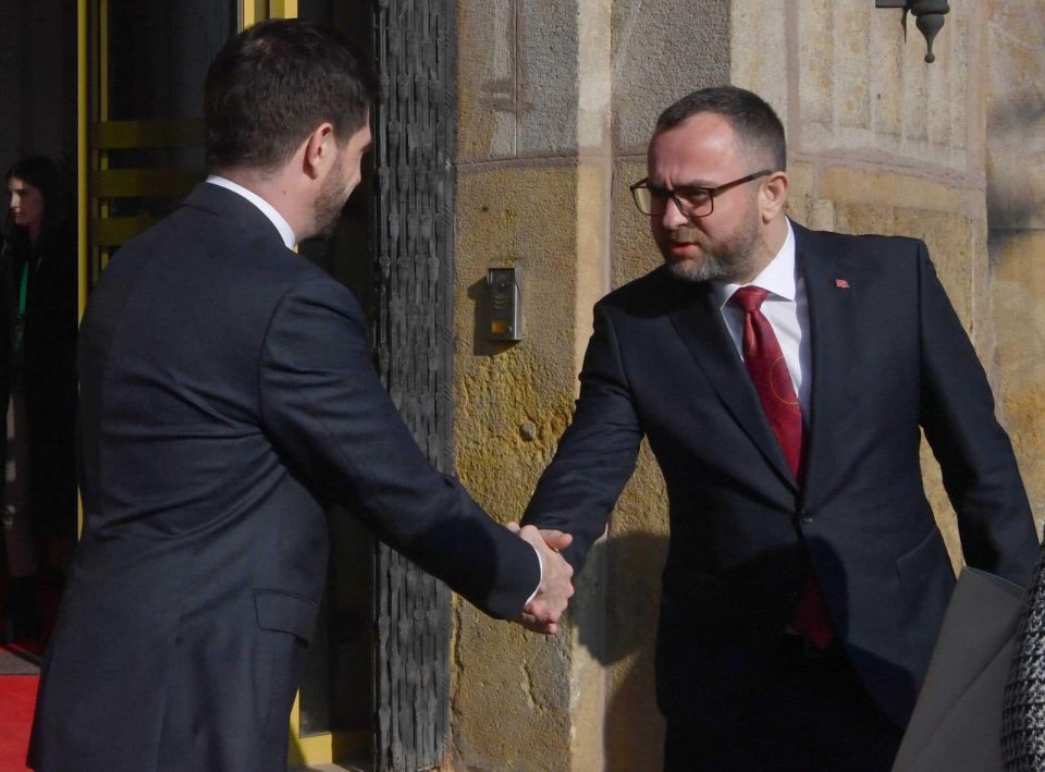 Тошковски: Засилена соработка со Унгарија во надградба на капацитетите на македонската полиција