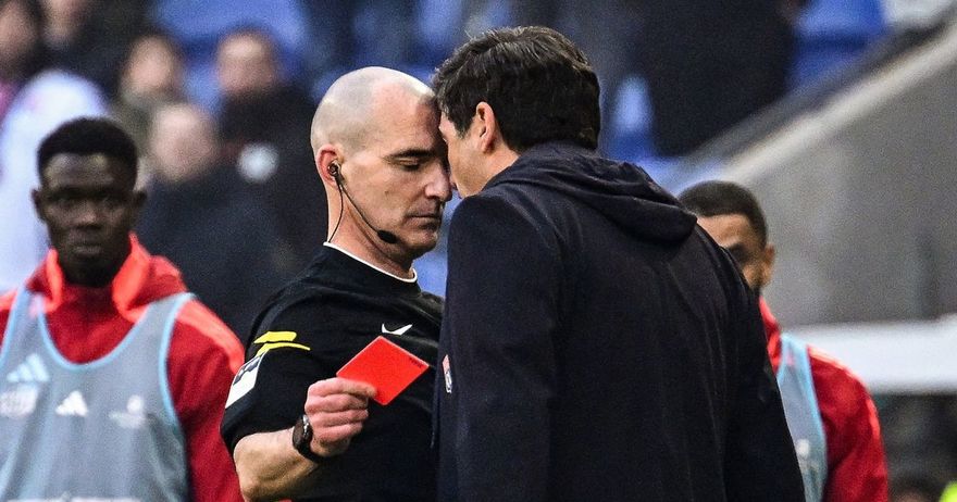 Девет месеци забрана за тренерот на Лион