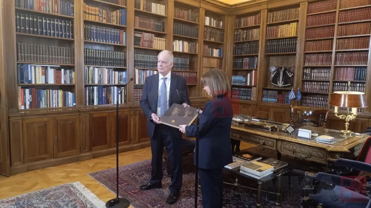 Константинос Тасулас и официјално претседател на Грција