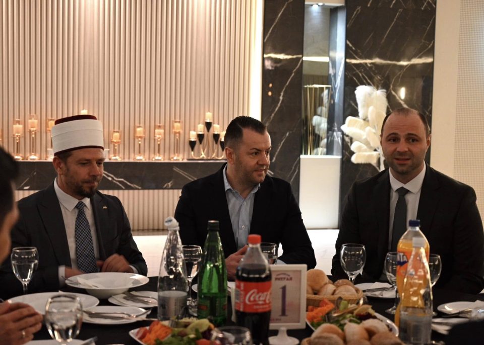 Градоначалникот Стефковски приреди ифтар вечера во чест на Рамазан  Бајрам