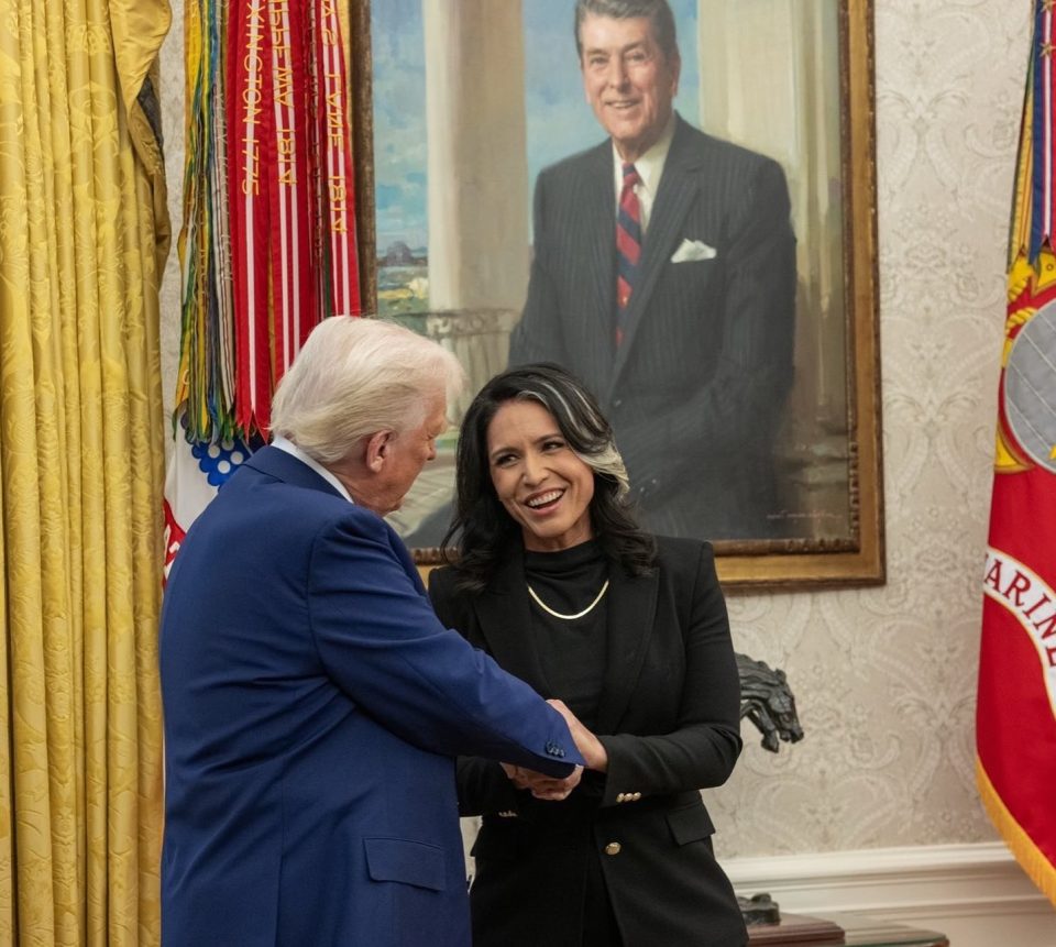 Тулси Габард најавува кривична пријава против Обама: „Фабрикувале докази за Русија“