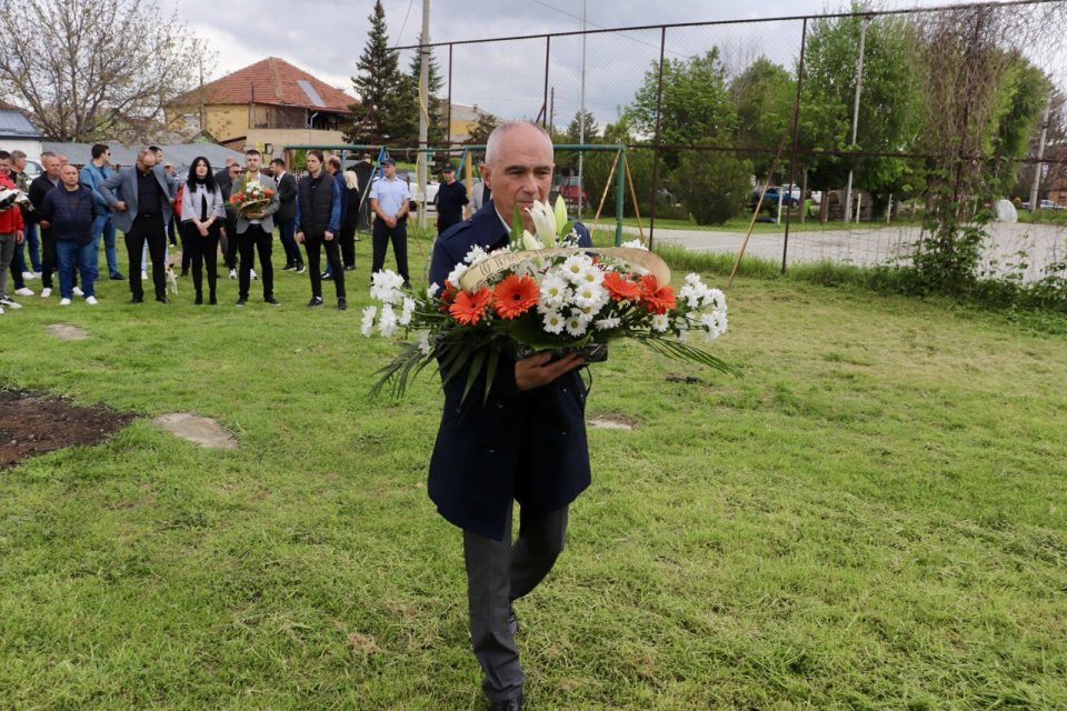 Одбележани 24 години од загинување битолски полицајци во Вејце