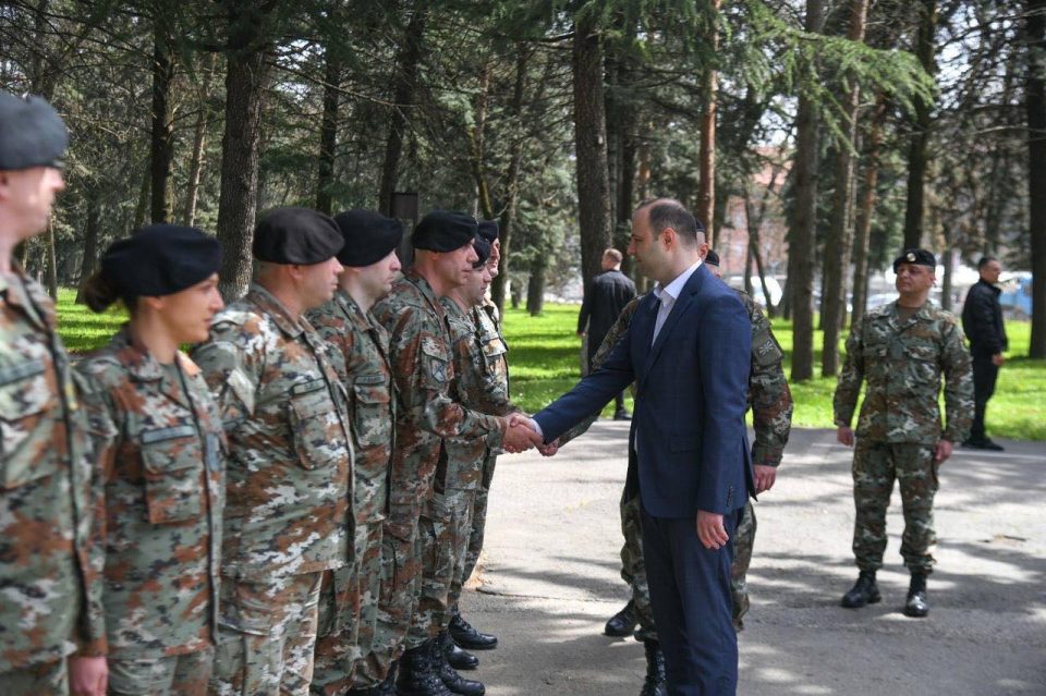 Мисајловски во посета на 3. пешадиски баталјон во Тетово