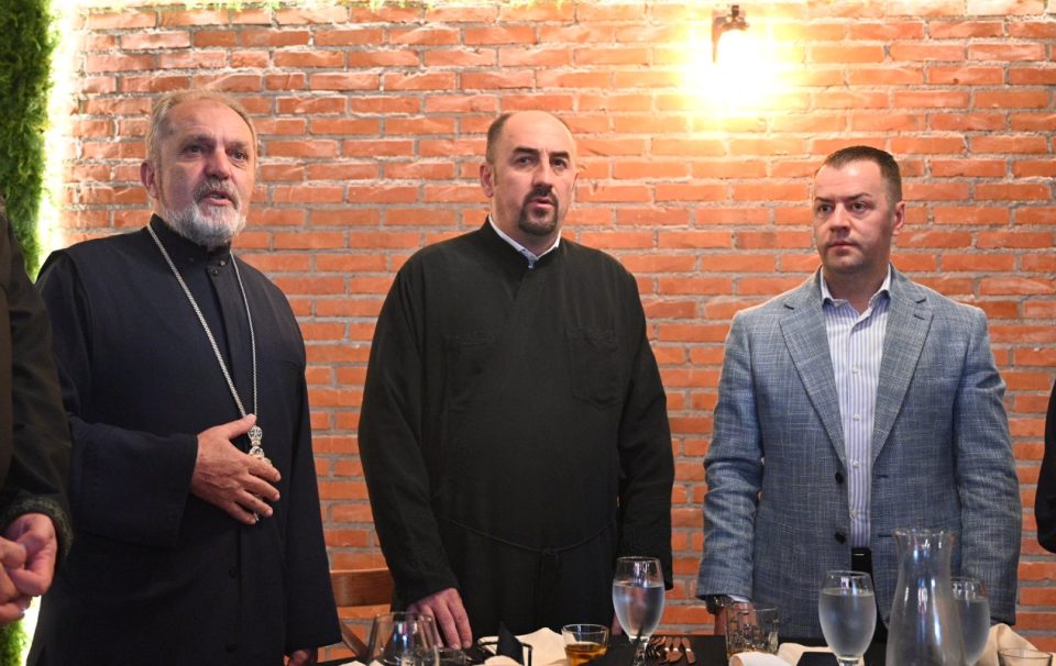 Стефковски приреди Велигденска трпеза: Да се почитуваме како народ за да опстоиме како држава