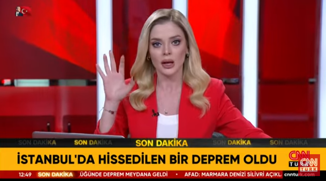 ВИДЕО: Турска водителка се вознемири од земјотресот среде емисија во живо