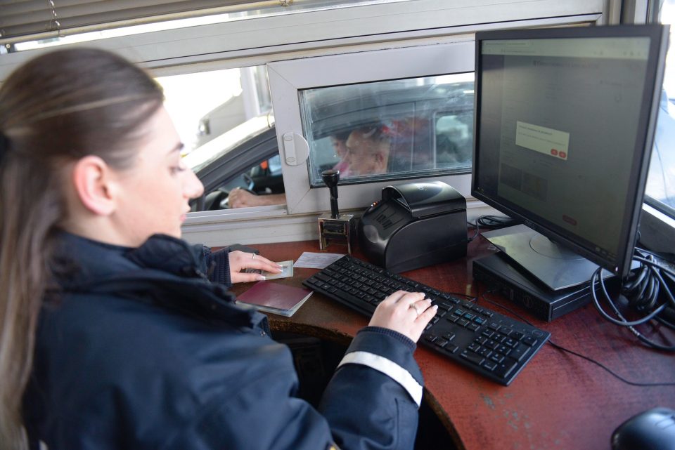 Околу 30 илјади патници минале на ГП „Ќафасан“ во последните три дена