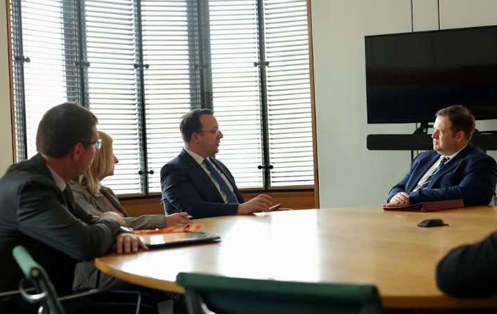 Вицепремиерот Николоски на средба со Стивен Даути: Пријателството со Велика Британија ни носи бенефит за домашната економија